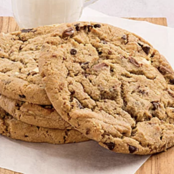 96 American Cookies witte chocolade en macadamianoten 80gram per stuk