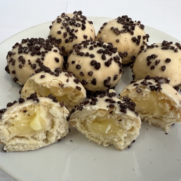 ca 90 Pott Dots Balls witte chocolade met vanille vulling