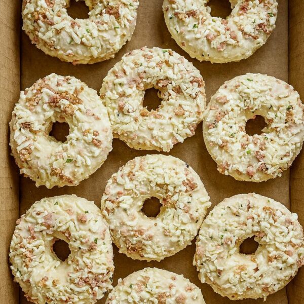 Pizza-Donut Flammkuchen 40x100 gram (met bacon & ui)